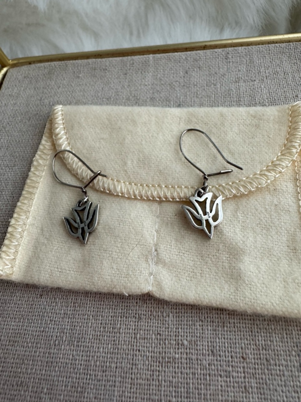 James Avery Retired Silver Descending Dove Earrings - Picture 2 of 3